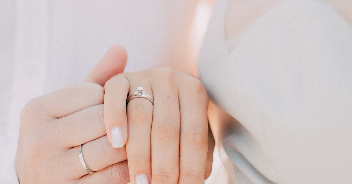 Diamond Clarity: What You Need to Know for Your Customized Engagement Ring